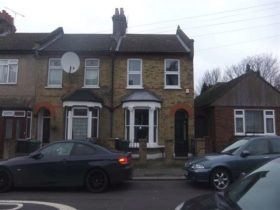 3 Bedroom End of Ter...